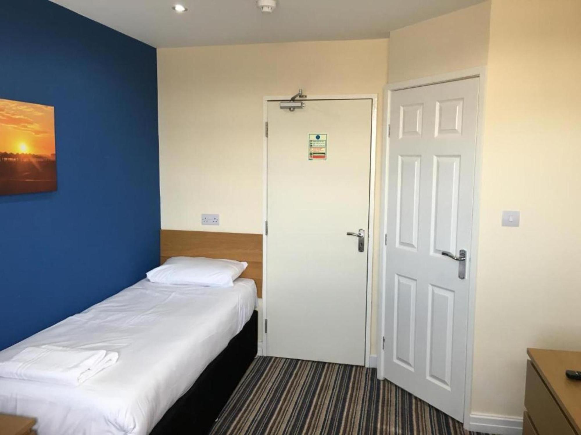 Oyo Wave Crest Hotel Blackpool Extérieur photo