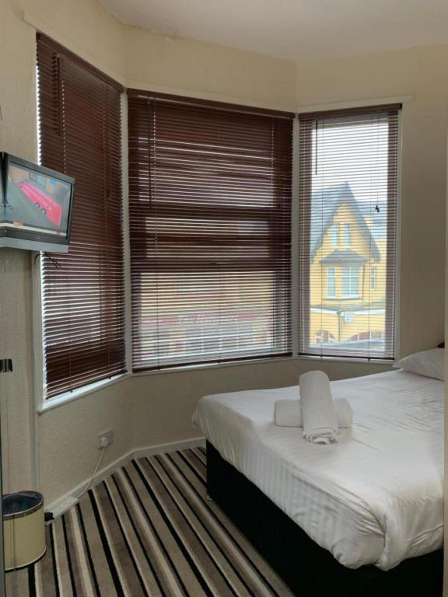 Oyo Wave Crest Hotel Blackpool Extérieur photo