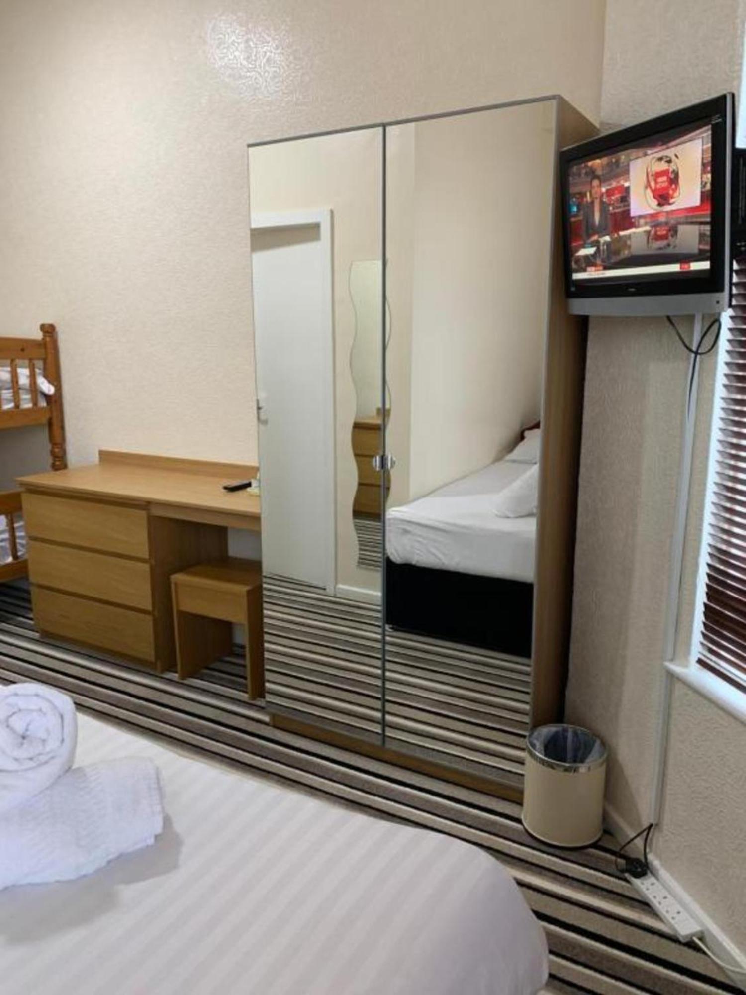 Oyo Wave Crest Hotel Blackpool Extérieur photo