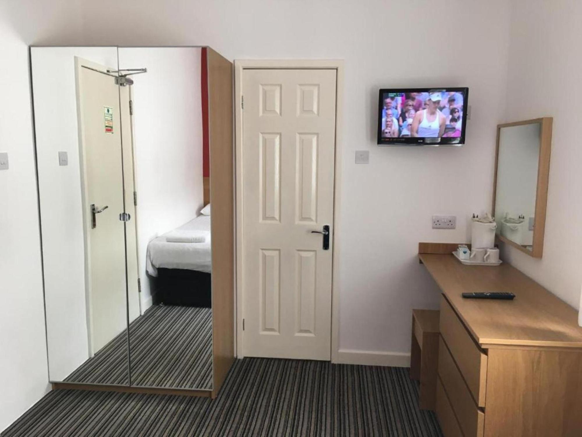 Oyo Wave Crest Hotel Blackpool Extérieur photo