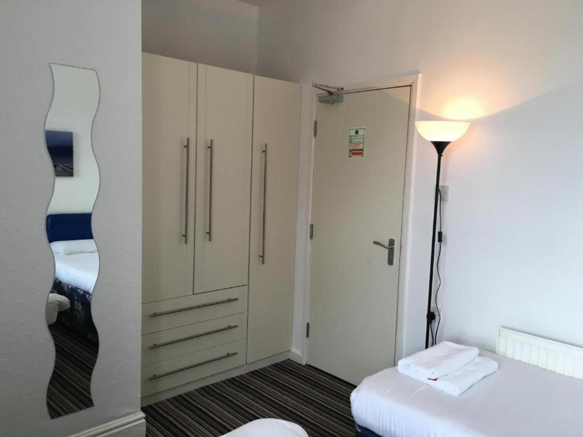 Oyo Wave Crest Hotel Blackpool Extérieur photo